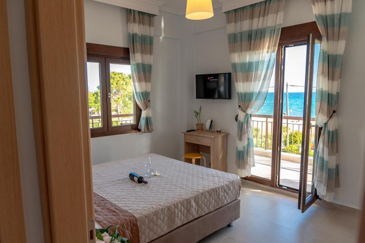 Dimi Seafront Apartment By Rentals Pro Services - Nea Moudania Exterior foto