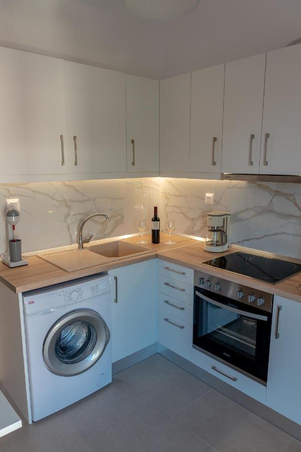 Dimi Seafront Apartment By Rentals Pro Services - Nea Moudania Exterior foto